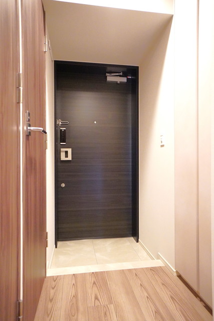 玄関　※写真は同タイプ住戸です。