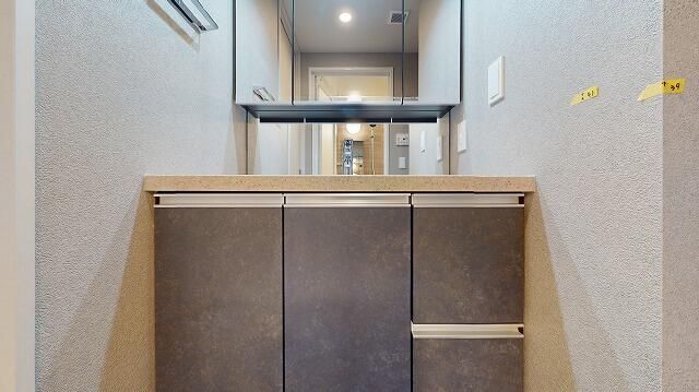 洗面設備　スペースが確保できる洗面所です