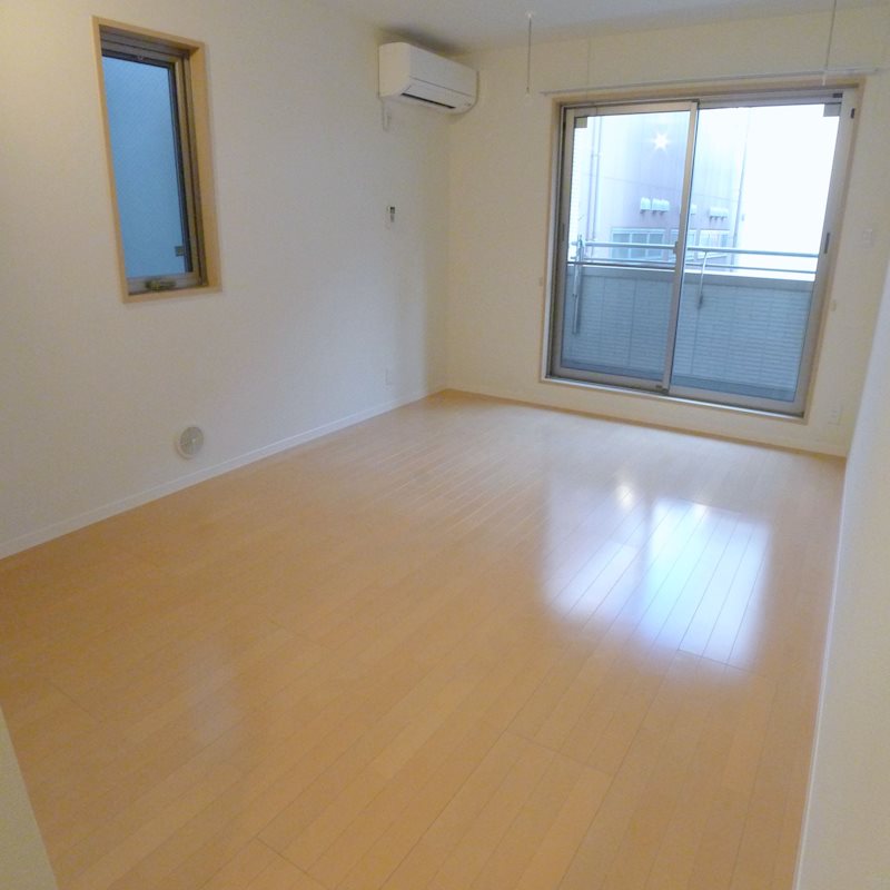 居室・リビング　別室参考写真です。