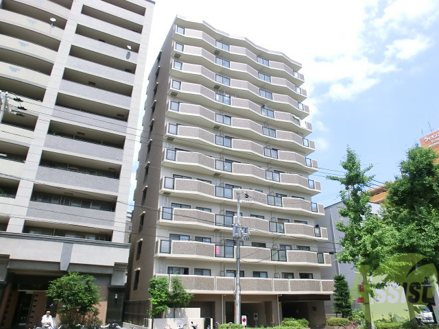 建物外観　シャープなデザインが印象的な洗練の住まい