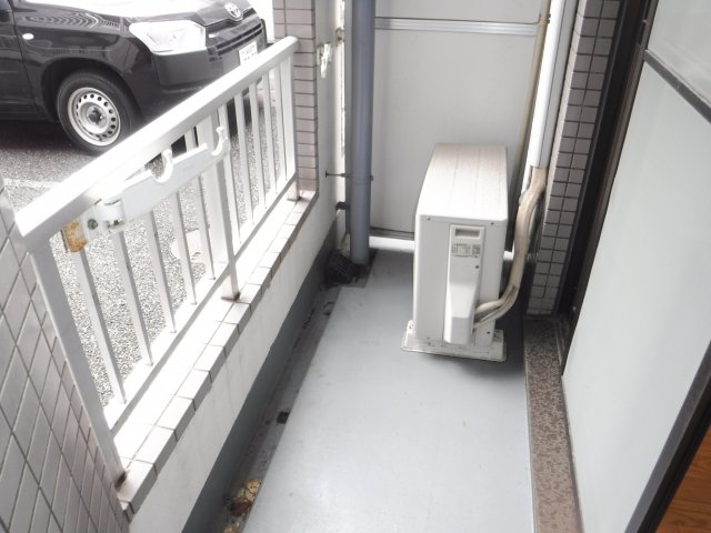 バルコニー　他のお部屋の参考写真となります。