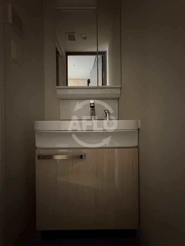 洗面設備　プレサンス天王寺ヴィヴァン　独立洗面台