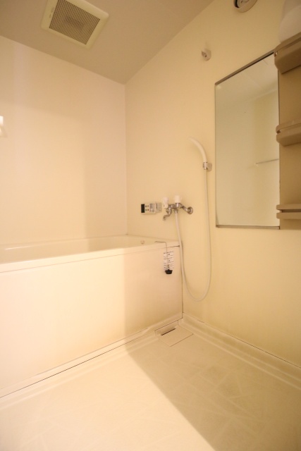 バス・シャワールーム　※別室の参考写真の為、現況優先です。