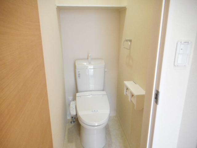 トイレ　温水洗浄便座付き※写真は同物件の別部屋です