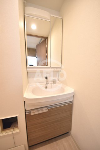 洗面設備　プレサンスOSAKA DOMECITYスクエア　独立洗面台