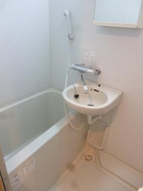 バス・シャワールーム　※別部屋参考写真