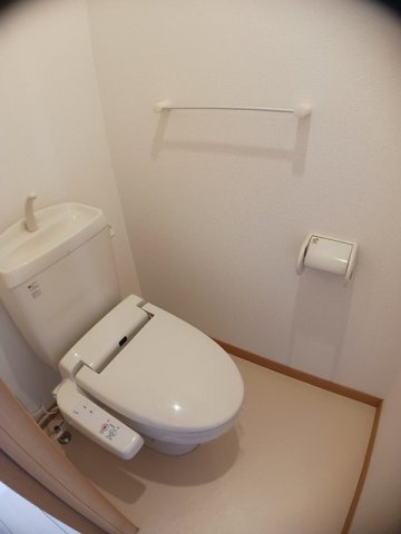 トイレ　トイレもきれいです