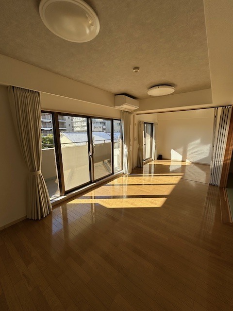 クリオ川越弐番館の居間写真