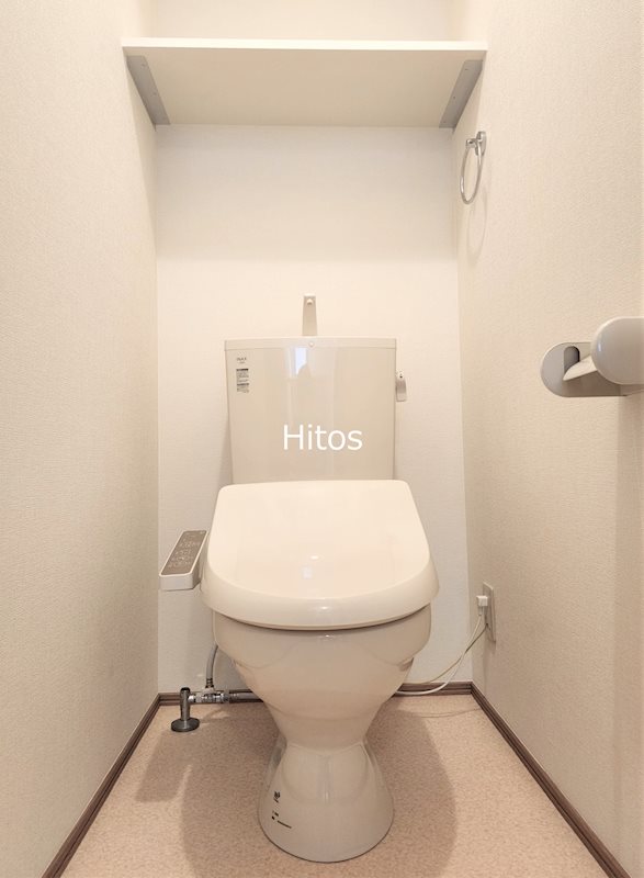 トイレ　トイレは温水洗浄便座を設置してあります。