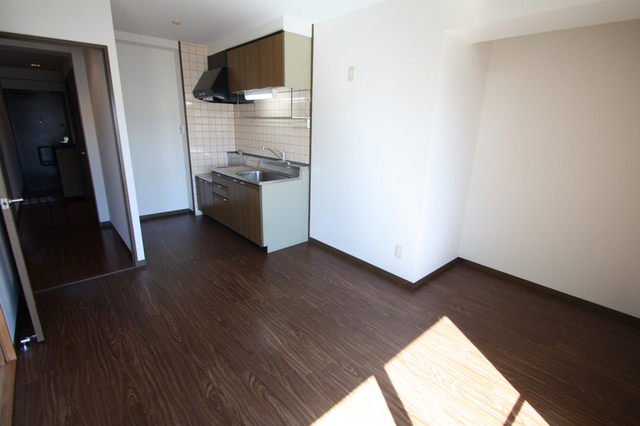 キッチン　同タイプ別室の参考写真です。※現況優先