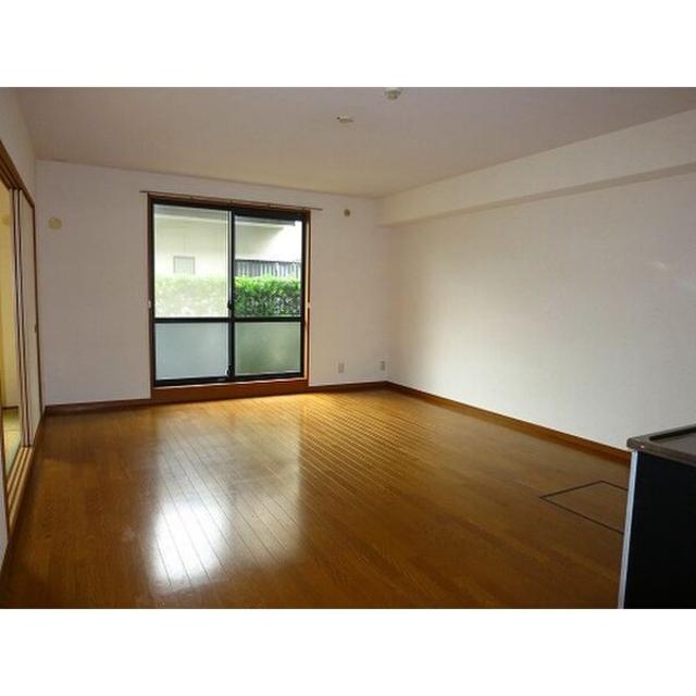 居室・リビング　【居間・リビング】反転間取りの別号室になります。