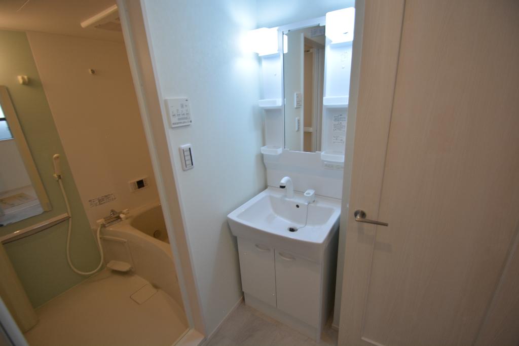 洗面設備　洗髪洗面化粧台