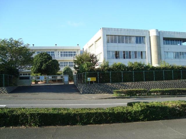 中学校　鹿嶋市立平井中学校（中学校）まで1037m