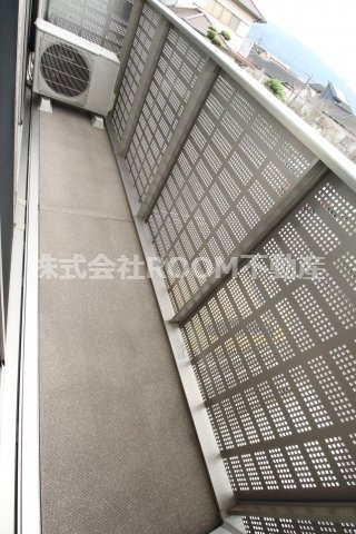 バルコニー　バルコニーからの眺めを楽しみながら食事をしませんか