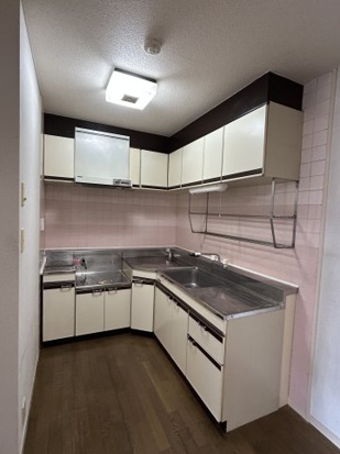 キッチン　※同物件、別部屋の写真です。