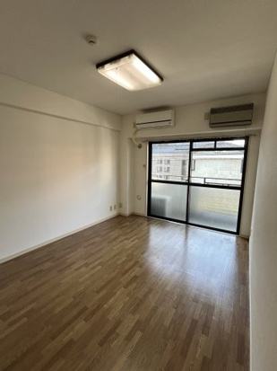 居室・リビング　※同物件、別部屋の写真です。