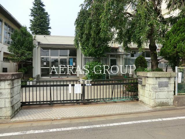 小学校　練馬区立泉新小学校（小学校）まで418m