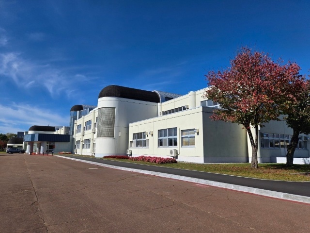 小学校　鹿追町立鹿追小学校（小学校）まで1536m