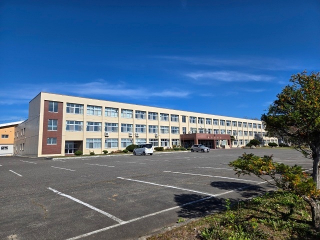 中学校　鹿追町立鹿追中学校（中学校）まで1188m