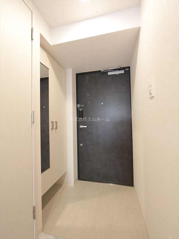 玄関　玄関（シューズボックス充実）