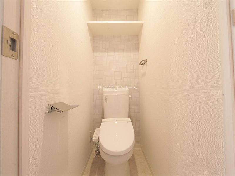 トイレ　温水洗浄便座付トイレ