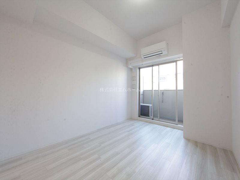 その他部屋・スペース　洋室8.0帖　エアコン完備　バルコニーに面しています