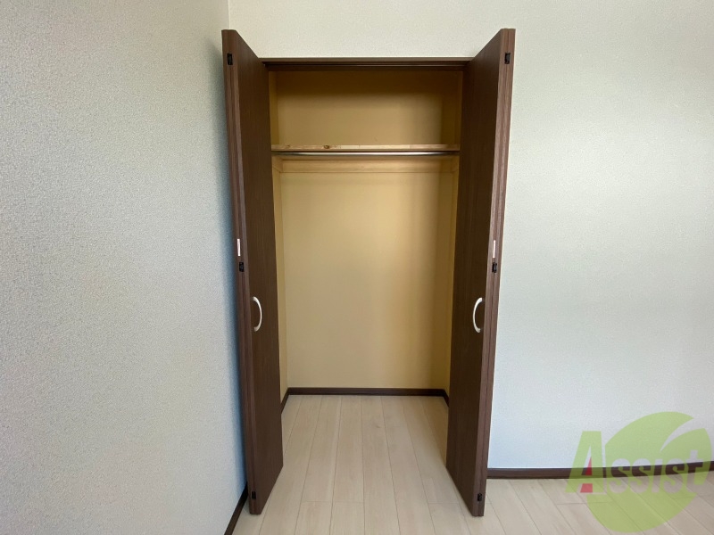 収納　寝室の収納です。部屋がすっきり片付きます。