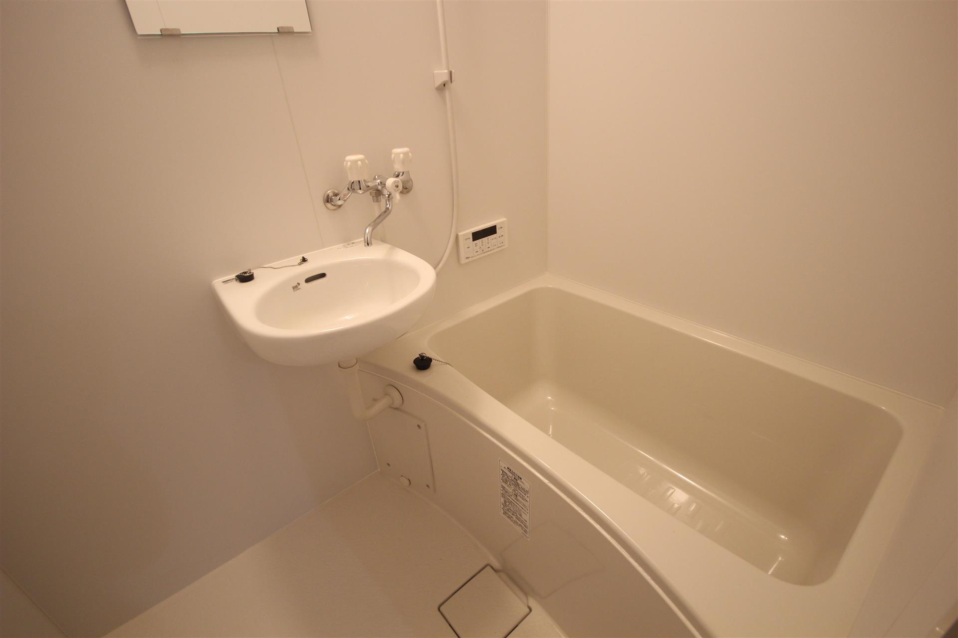 バス・シャワールーム　新品浴室