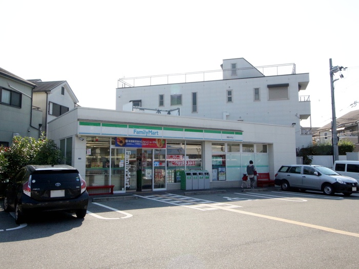 コンビニ　ファミリーマート箕面半町店（コンビニ）まで372m