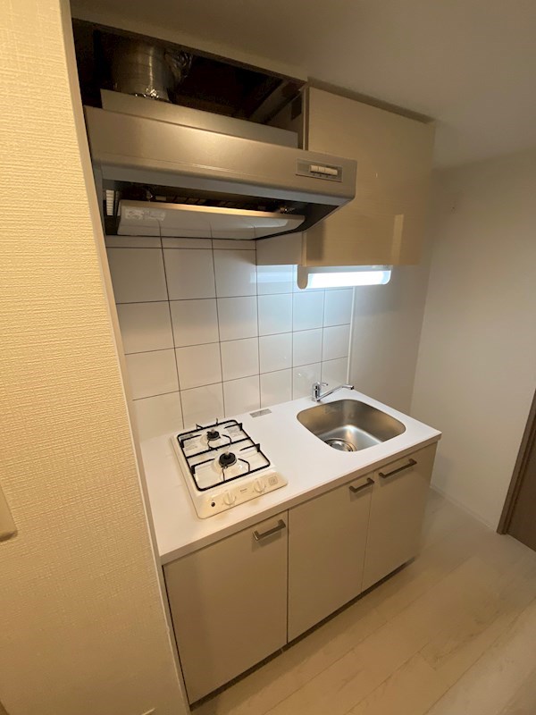 キッチン　コンパクトなキッチンで掃除もラクラク