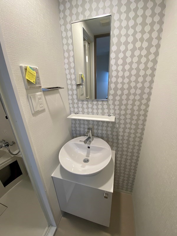 洗面設備　独立洗面化粧台付き