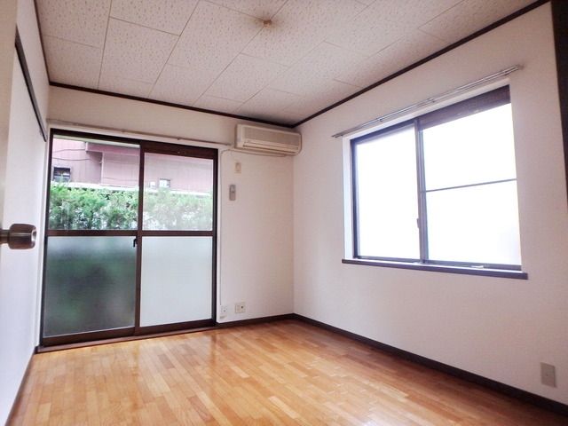 居室・リビング　★２面採光　洋室★