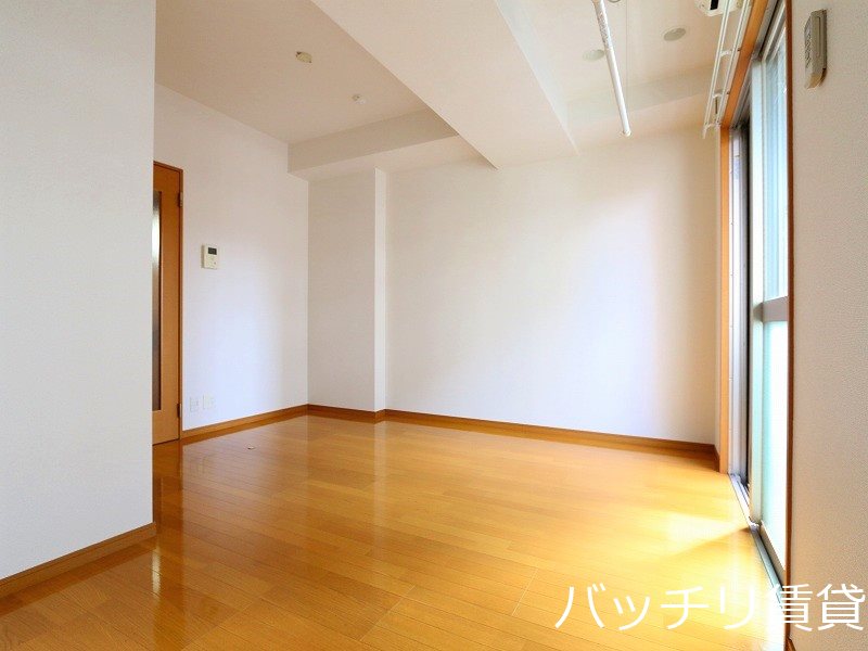 居室・リビング　室内写真等は別号数の為、現状優先となります。