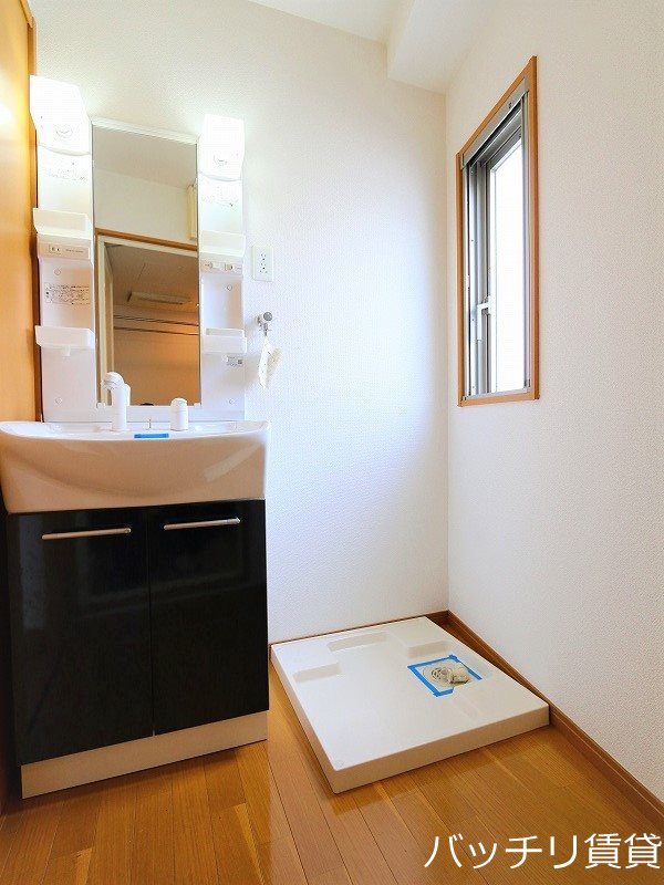 洗面設備　室内写真等は別号数の為、現状優先となります。