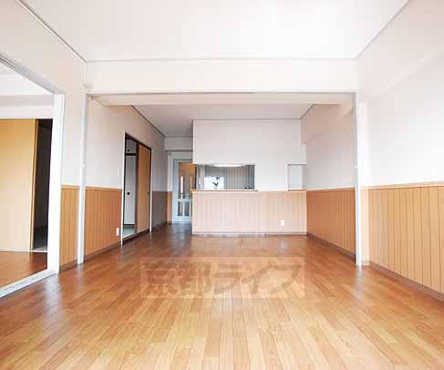 居室・リビング　広々リビング。