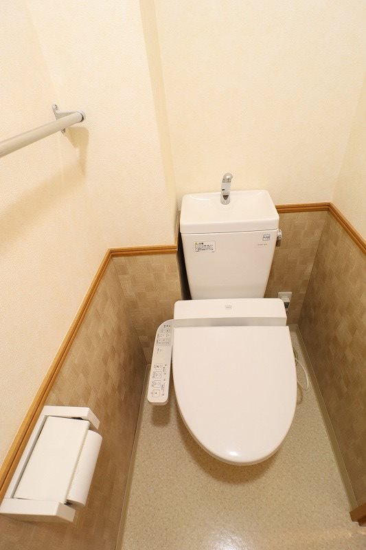 トイレ　退去予定の為別部屋の写真使用