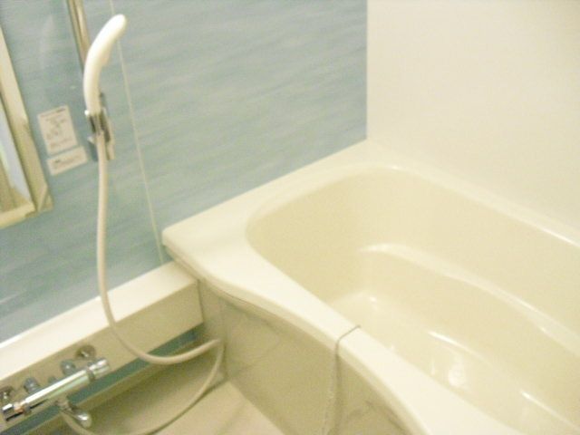 バス・シャワールーム　追い焚き機能・浴室乾燥機完備☆
