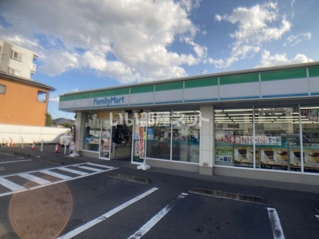 コンビニ　ファミリーマート　西多賀一丁目店（コンビニ）まで313m
