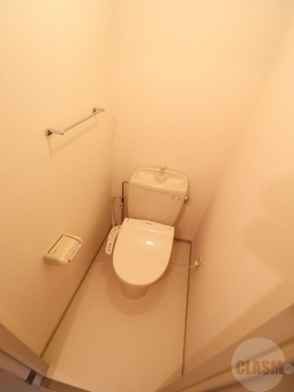 トイレ　温水洗浄便座