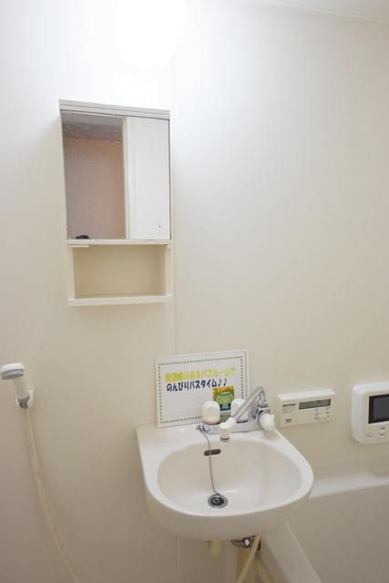 洗面設備　★収納鏡付きの洗面台です★