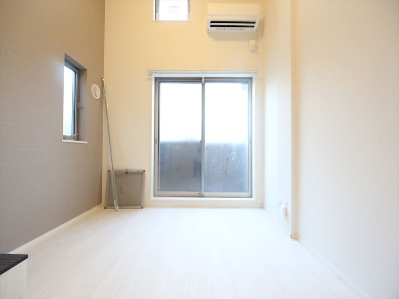 バルコニー　洋室6帖　ロフト3.9帖（収納にも使えます）　同仕様写真