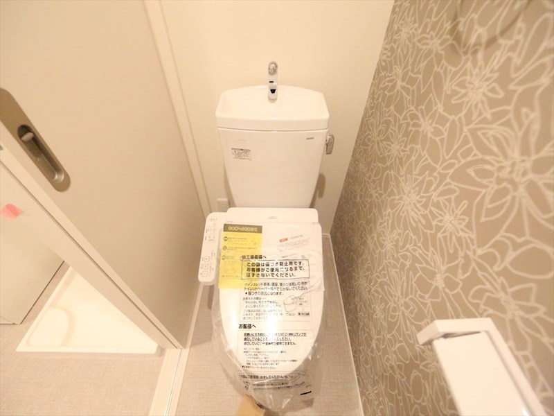 トイレ　温水洗浄暖房便座付トイレ　同仕様写真