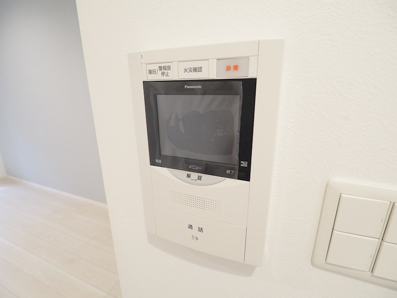 セキュリティ　モニタ付きインターホンで安心安全