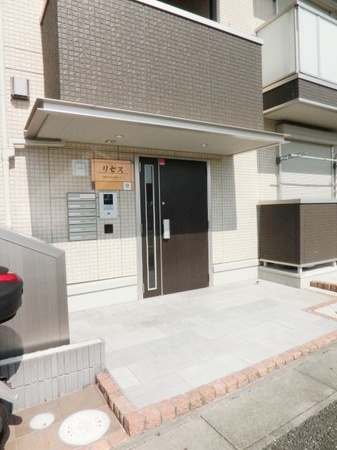 エントランス　建物入口部分です