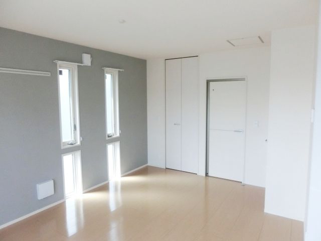その他部屋・スペース　お部屋に収納があるので広々使えますね