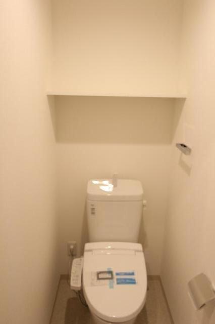 トイレ　写真は反転タイプです。