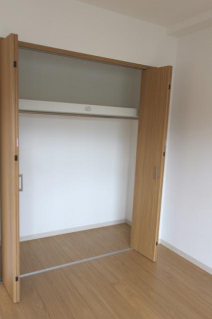 収納　写真は反転タイプです。