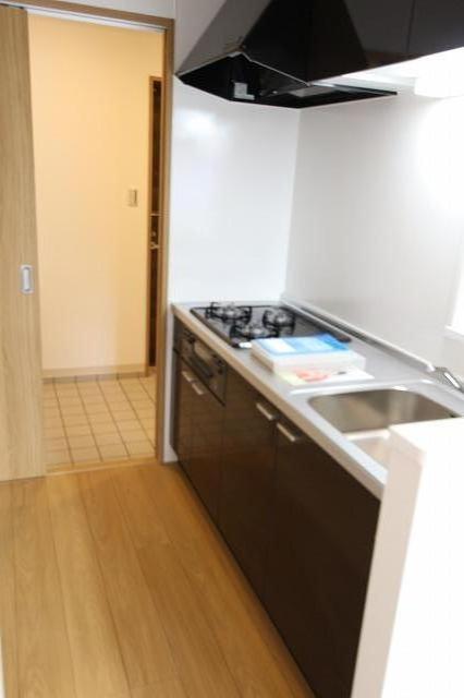 キッチン　写真は反転タイプです。