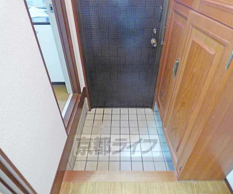 玄関　広々とした玄関です。