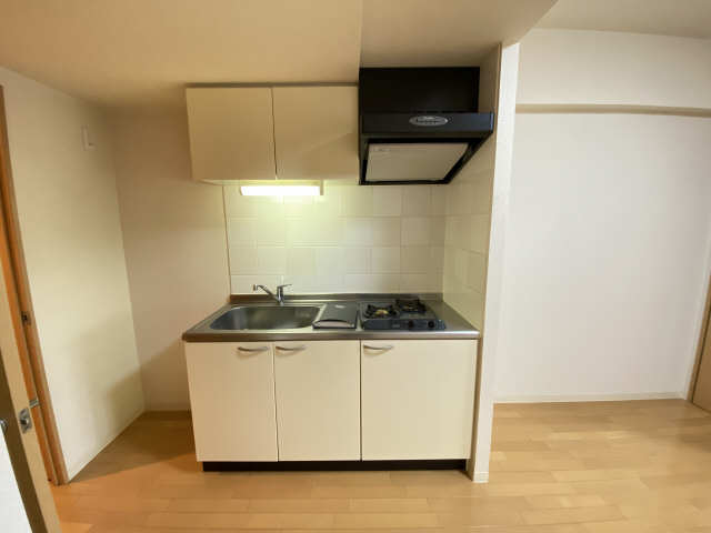 キッチン　同型タイプ物件の写真です。